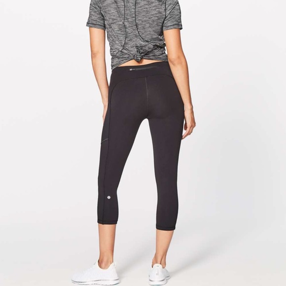 lululemon athletica Pants - Lululemon speed up crop 21” black leggings side pocket reflective